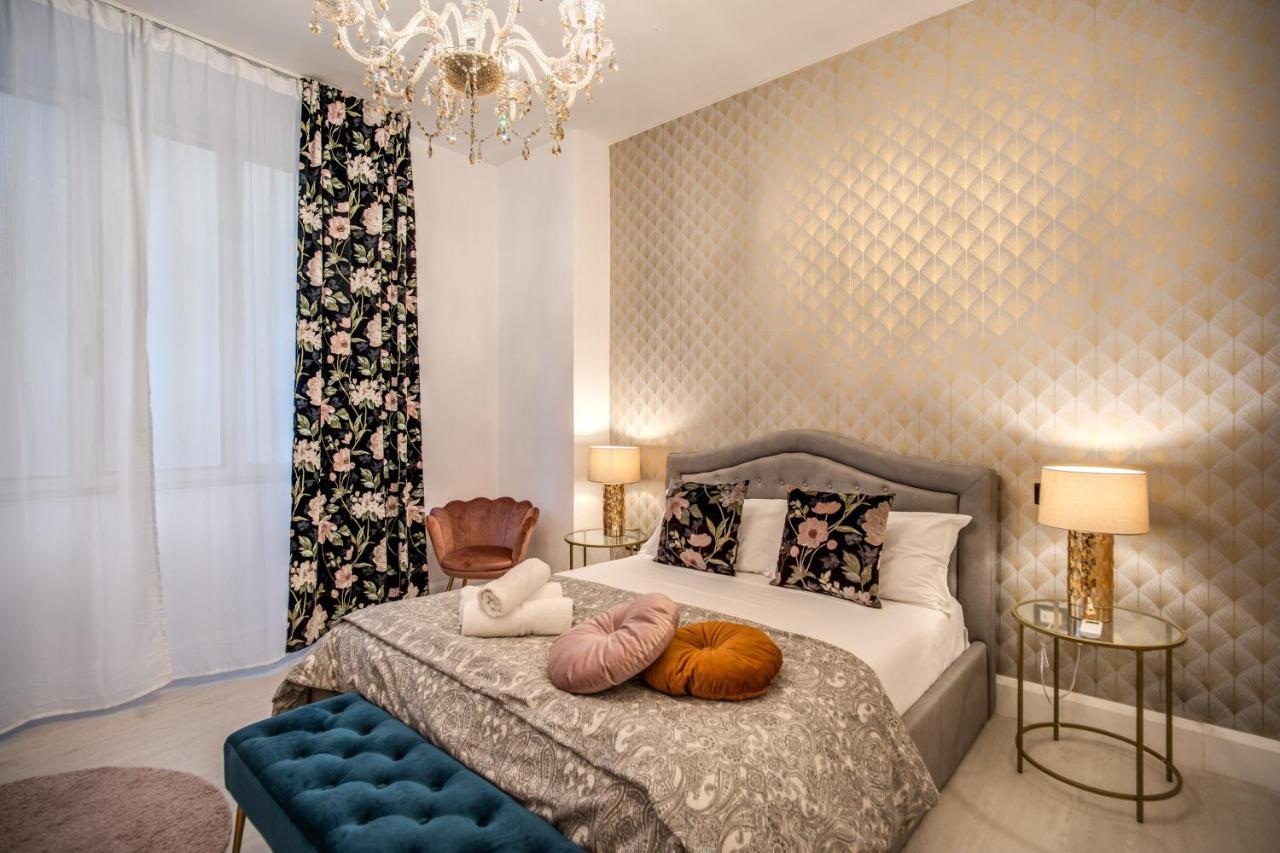 Aweshomeitaly - White Mirrors Apartment 比萨 外观 照片