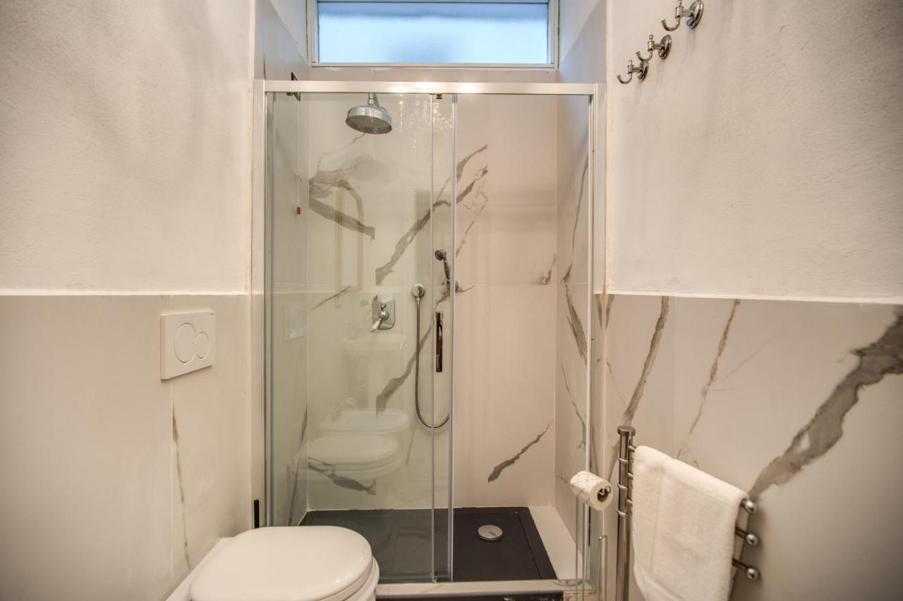 Aweshomeitaly - White Mirrors Apartment 比萨 外观 照片