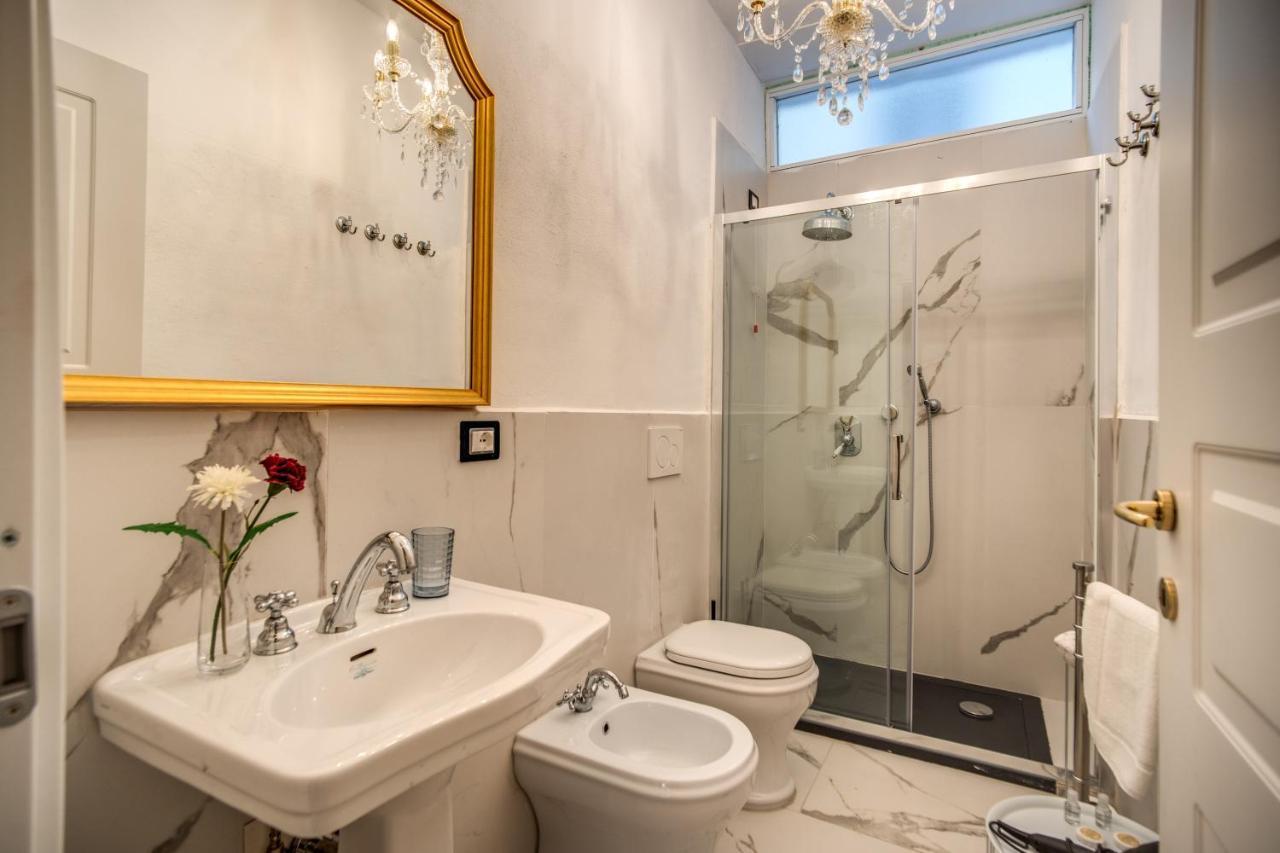 Aweshomeitaly - White Mirrors Apartment 比萨 外观 照片
