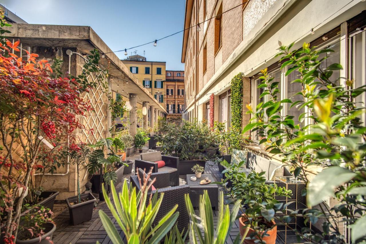 Aweshomeitaly - White Mirrors Apartment 比萨 外观 照片